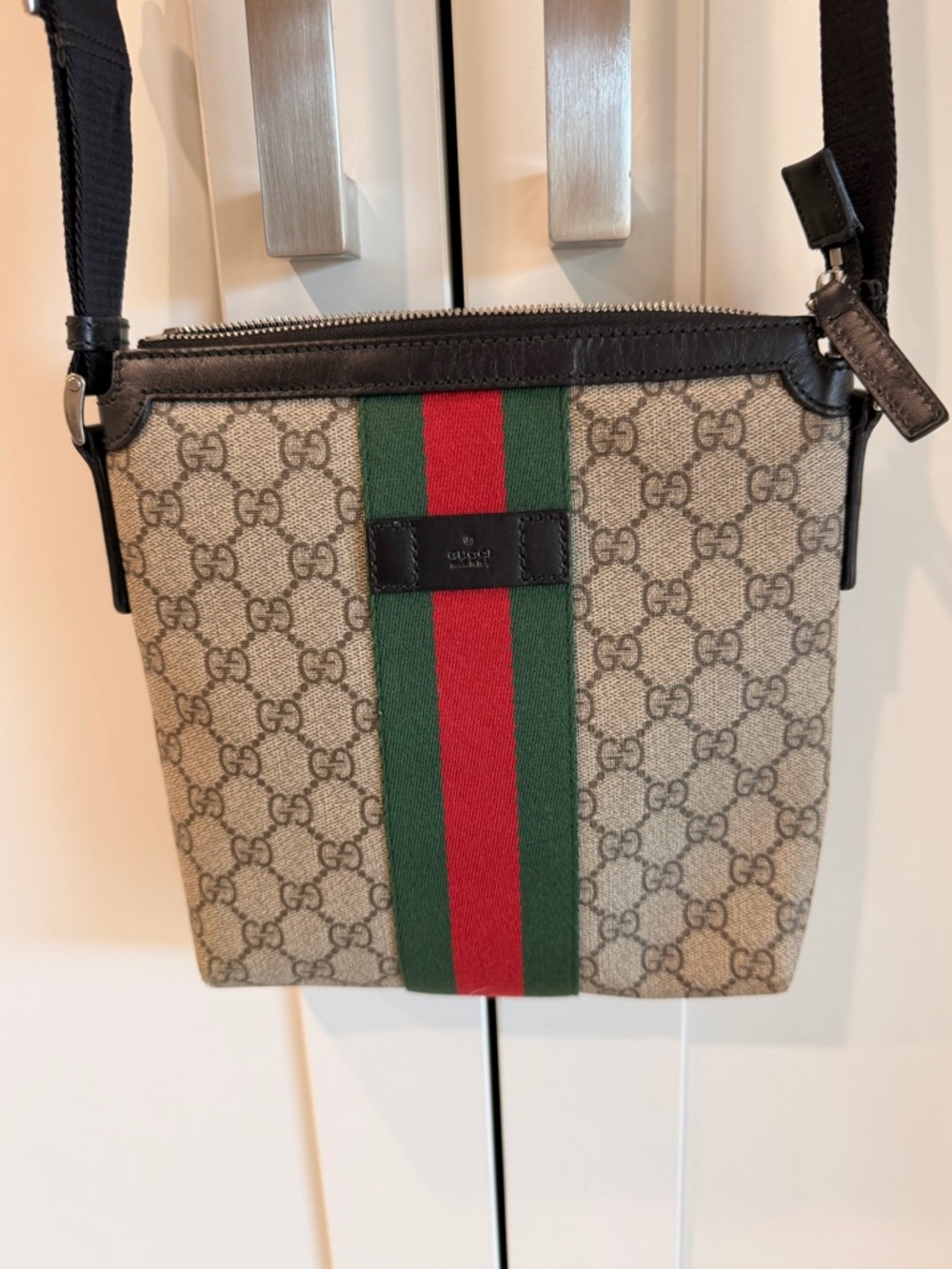 🔥🔥Gucci Supreme Web leather Crossbody Bag with Green and Red Stripe (GUC)🔥🔥 - Picture 3 of 16